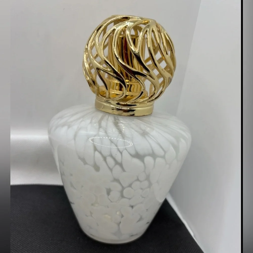 Elegant White and Gold Home Accent Vase